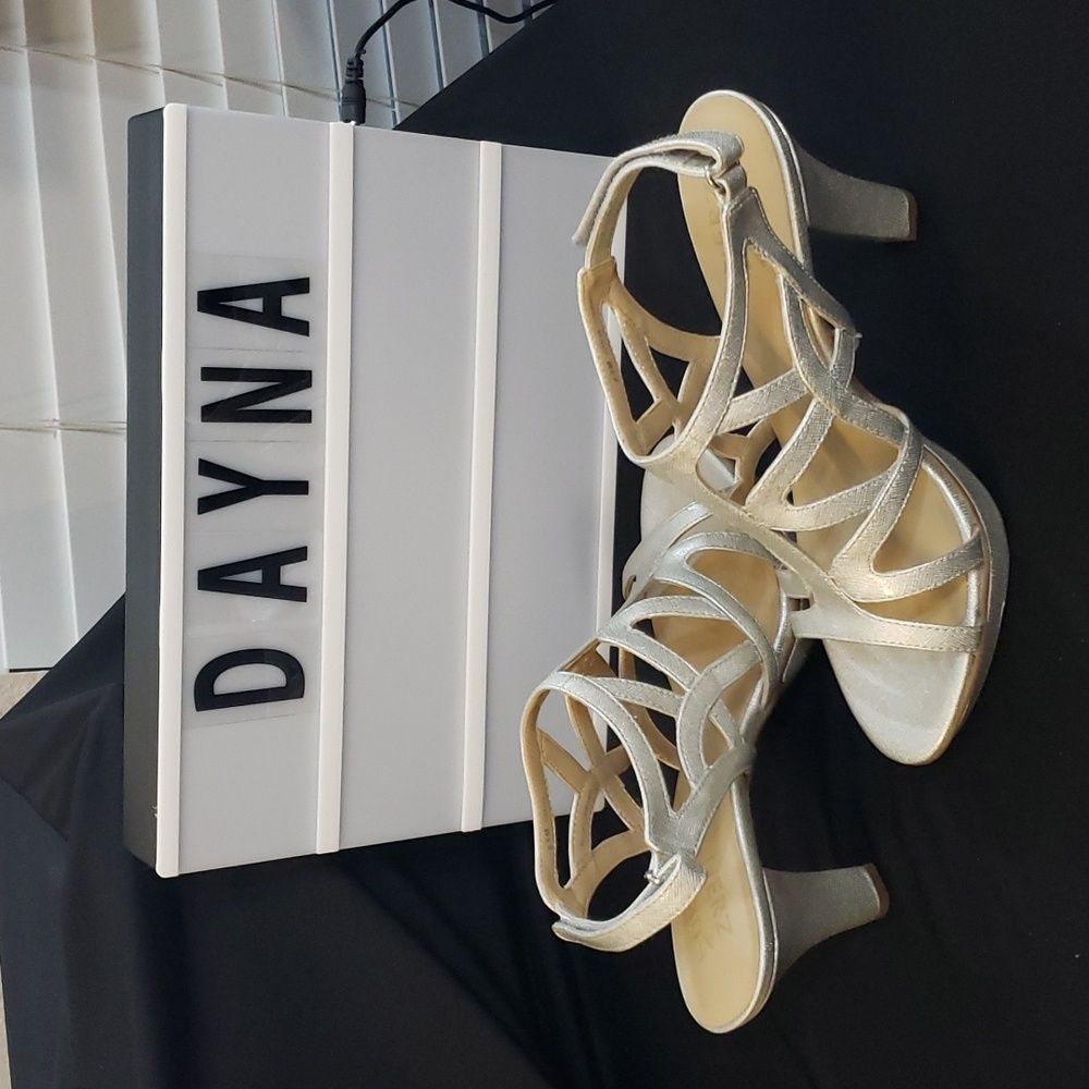 Naturalizer Dayna Sandal Gold